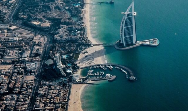 Sailing in Style: What to Expect from a Dubai Yacht Charter